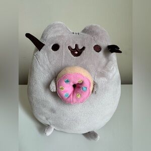 Pusheen Donut Snackable Plushie